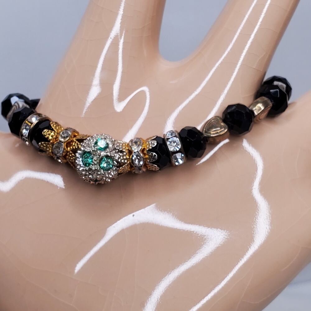 Vintage Bracelet Evil Eye Black Glass Bead w/ Metal Hearts Beaded Stretchy - Picture 3 of 3